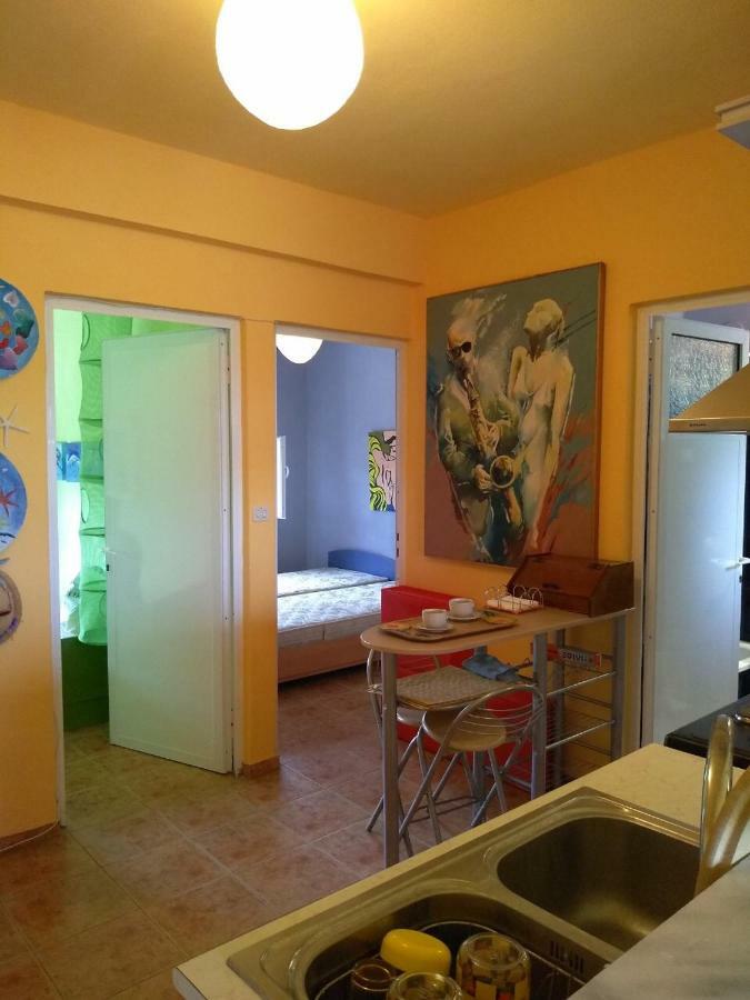House Of Colors Apartment Néa Meságkala Bagian luar foto